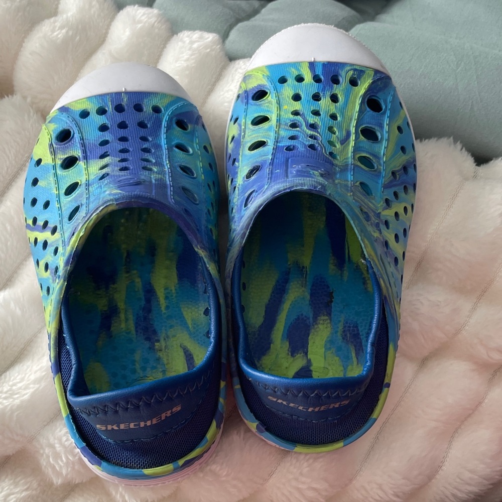 Skechers Kids Vibrant Blue and  Lime Water Shoes size 8